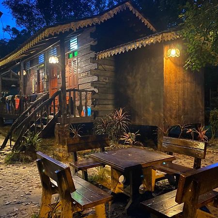 Rustic Chalet - Dahlia N Mawar At Sedim Vista كوليم المظهر الخارجي الصورة