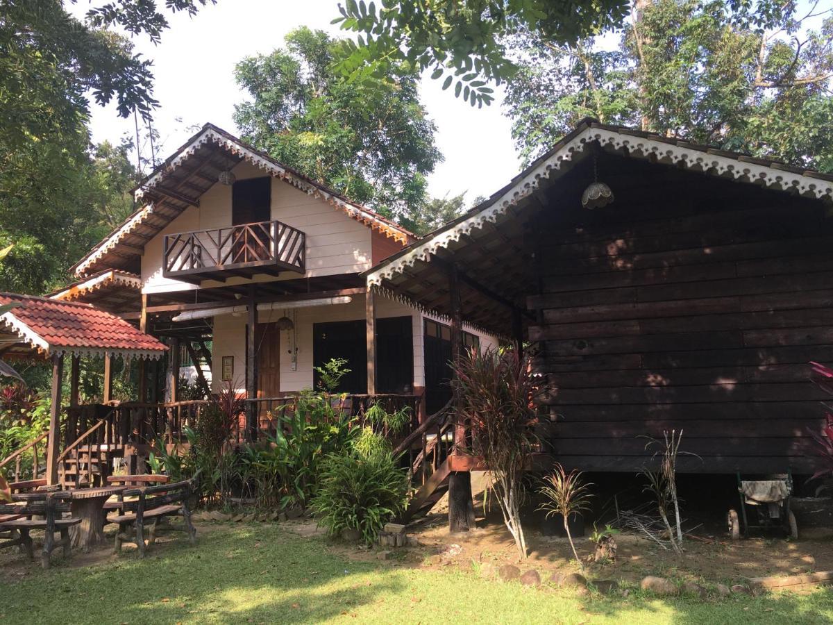 Rustic Chalet - Dahlia N Mawar At Sedim Vista كوليم المظهر الخارجي الصورة