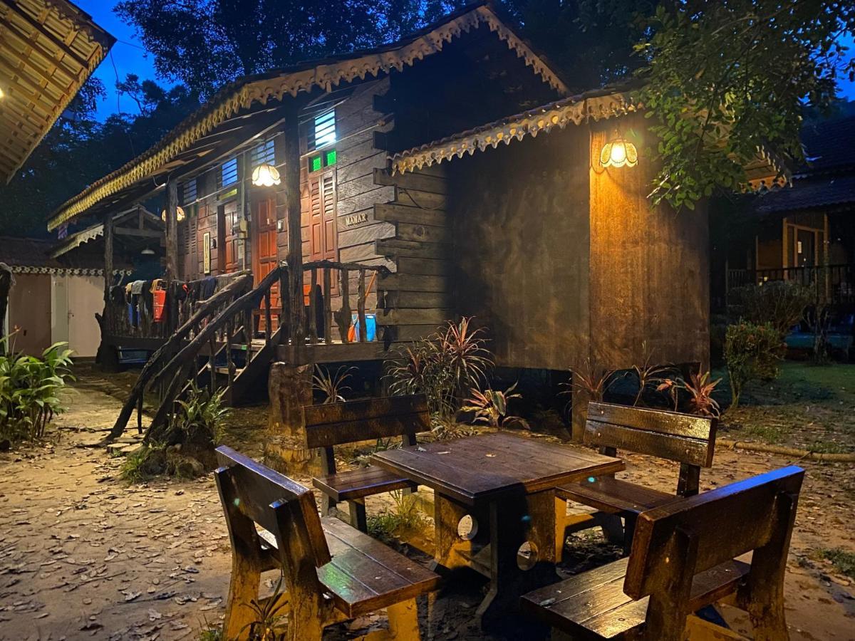 Rustic Chalet - Dahlia N Mawar At Sedim Vista كوليم المظهر الخارجي الصورة