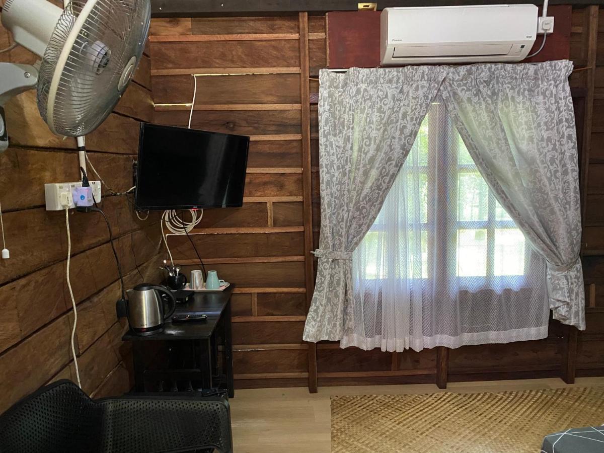 Rustic Chalet - Dahlia N Mawar At Sedim Vista كوليم المظهر الخارجي الصورة